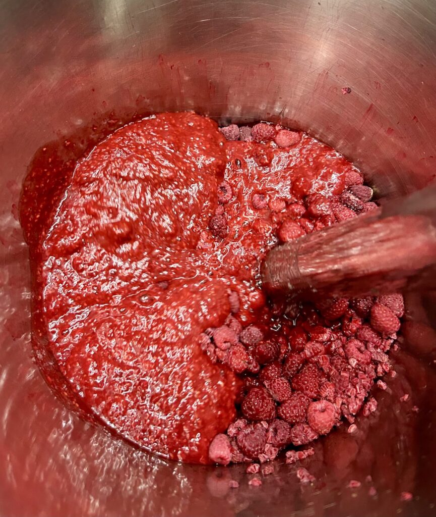 Herstellung Himbeereis, veganes Sorbet